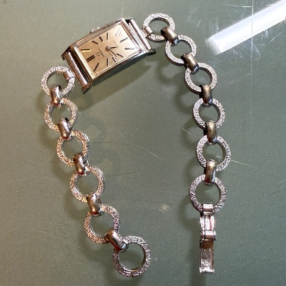 Omega Genève Tank Watch. White gold case. Collectors vintage piece from 1960’s. - Picture 4 of 9